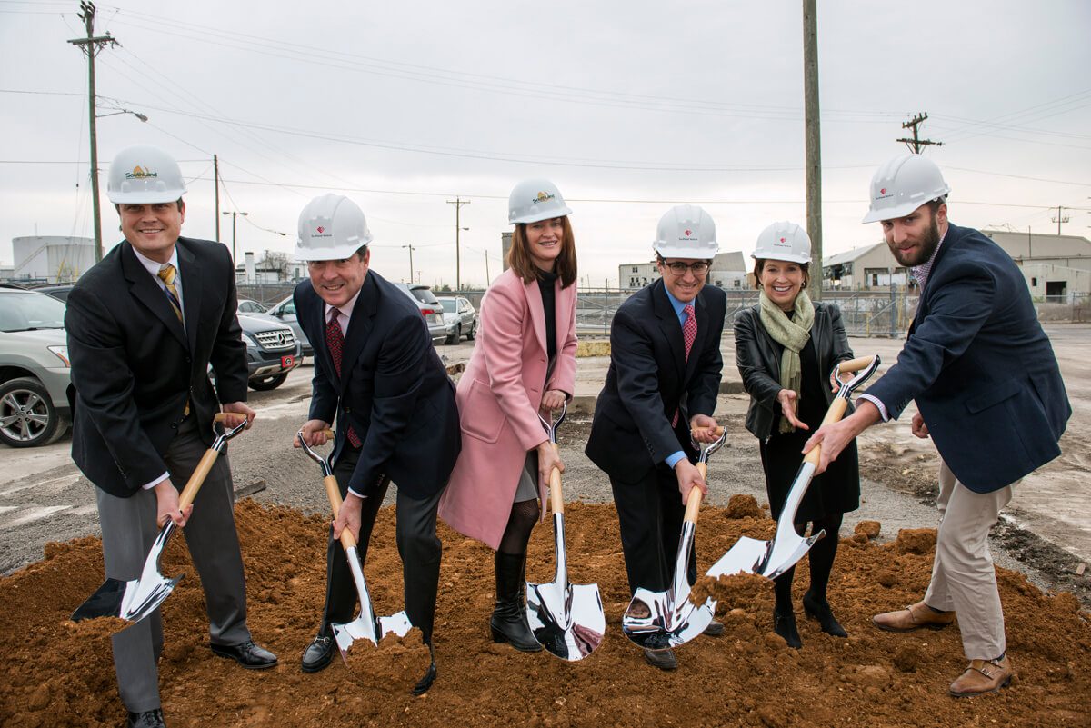 Tennessee Titans, Nashville mayor unveil details of $2.1B stadium deal